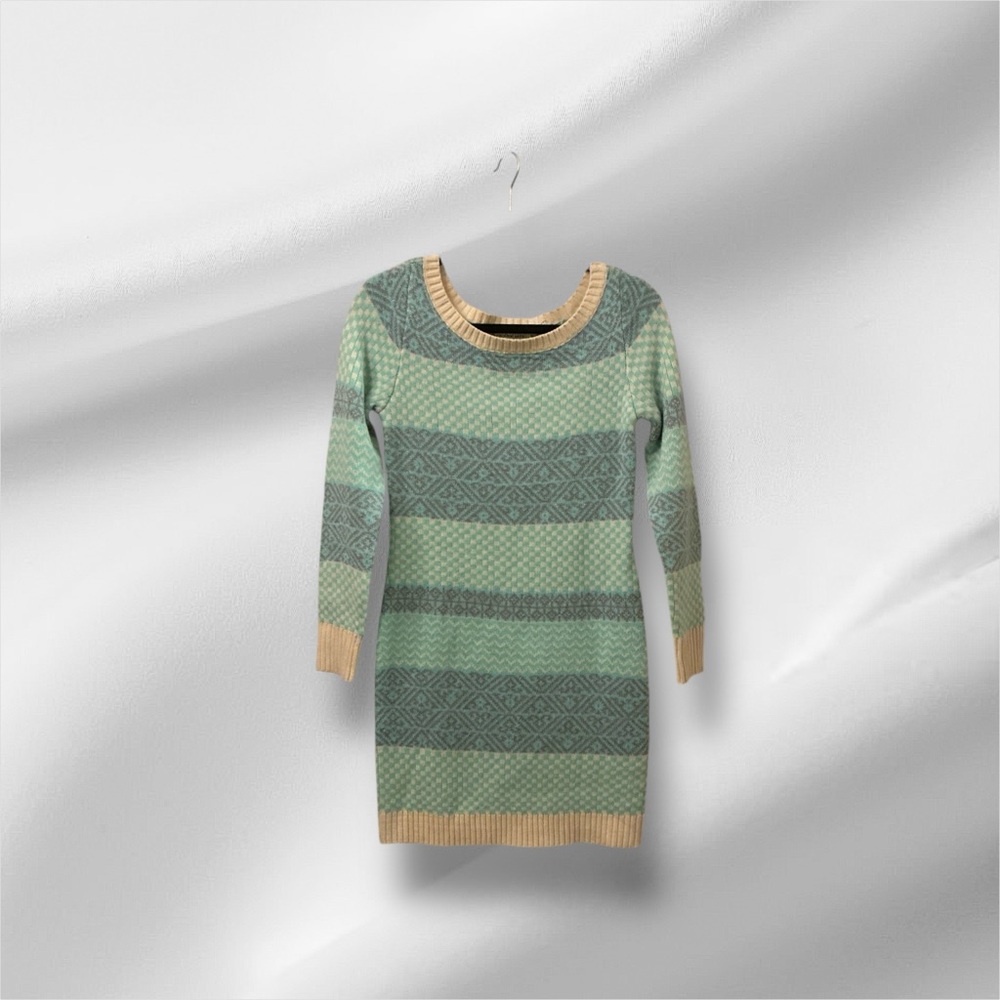 Derek Heart Teal and Cream Knit Top - Picture 2 of 5
